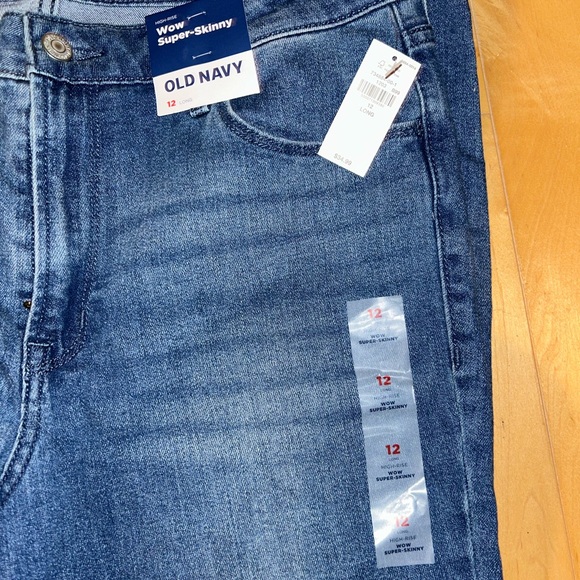 Old Navy Women’s Size 12L Super Skinny Jeans - Picture 2 of 3